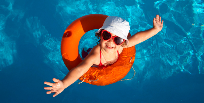 <p>It’s family vacation time! Our top tips for traveling with kids</p>
<p><span class='st_facebook_buttons' st_title='Slide 2' st_url='http://www.orbitz.com/blog/slides/slide-2-2/' displayText='facebook'></span><span class='st_twitter_buttons' st_title='Slide 2' st_url='http://www.orbitz.com/blog/slides/slide-2-2/' displayText='twitter'></span></p>