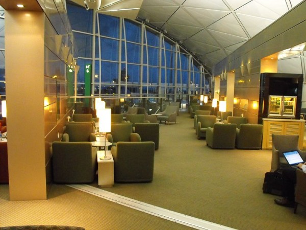 HKG-UA-Lounge-1-1