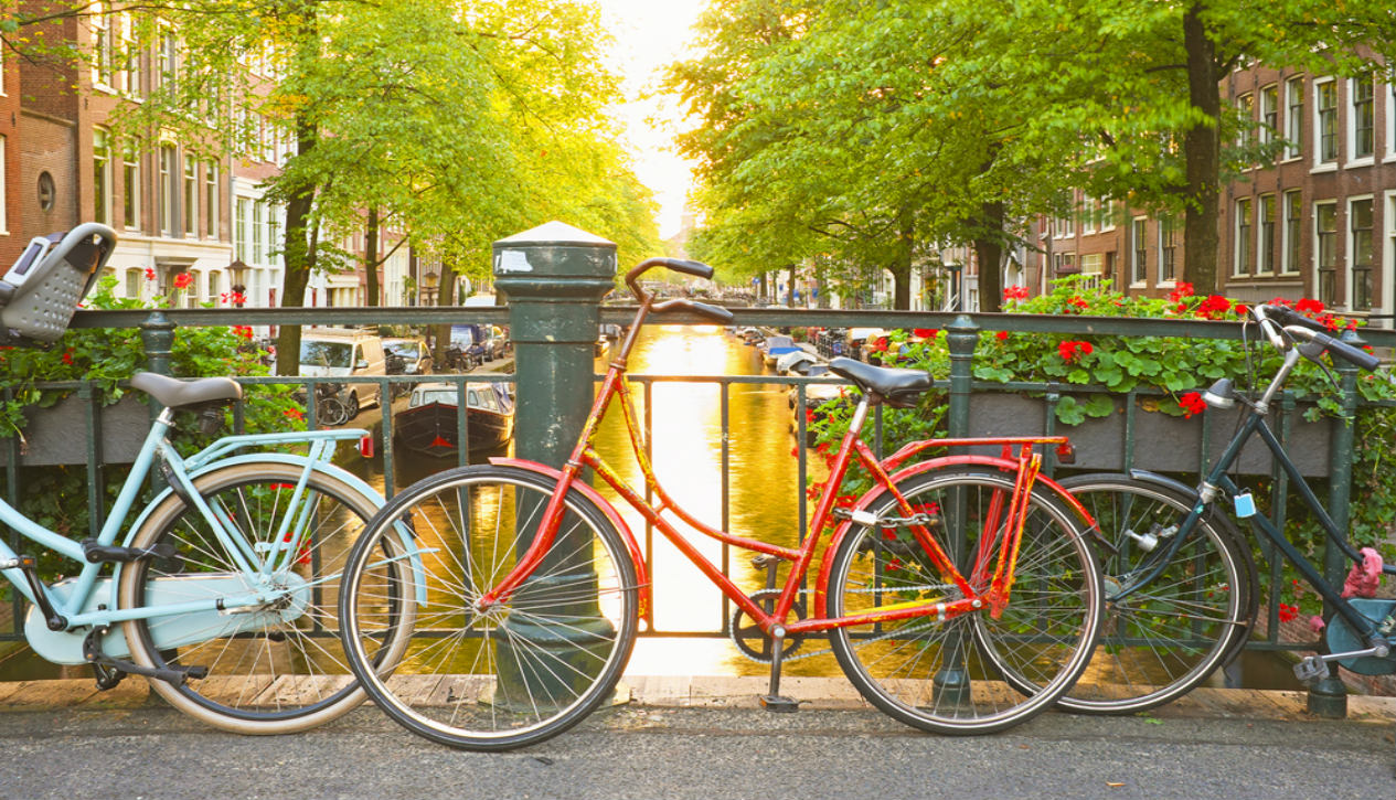 tips for biking in Amsterdam Netherlands