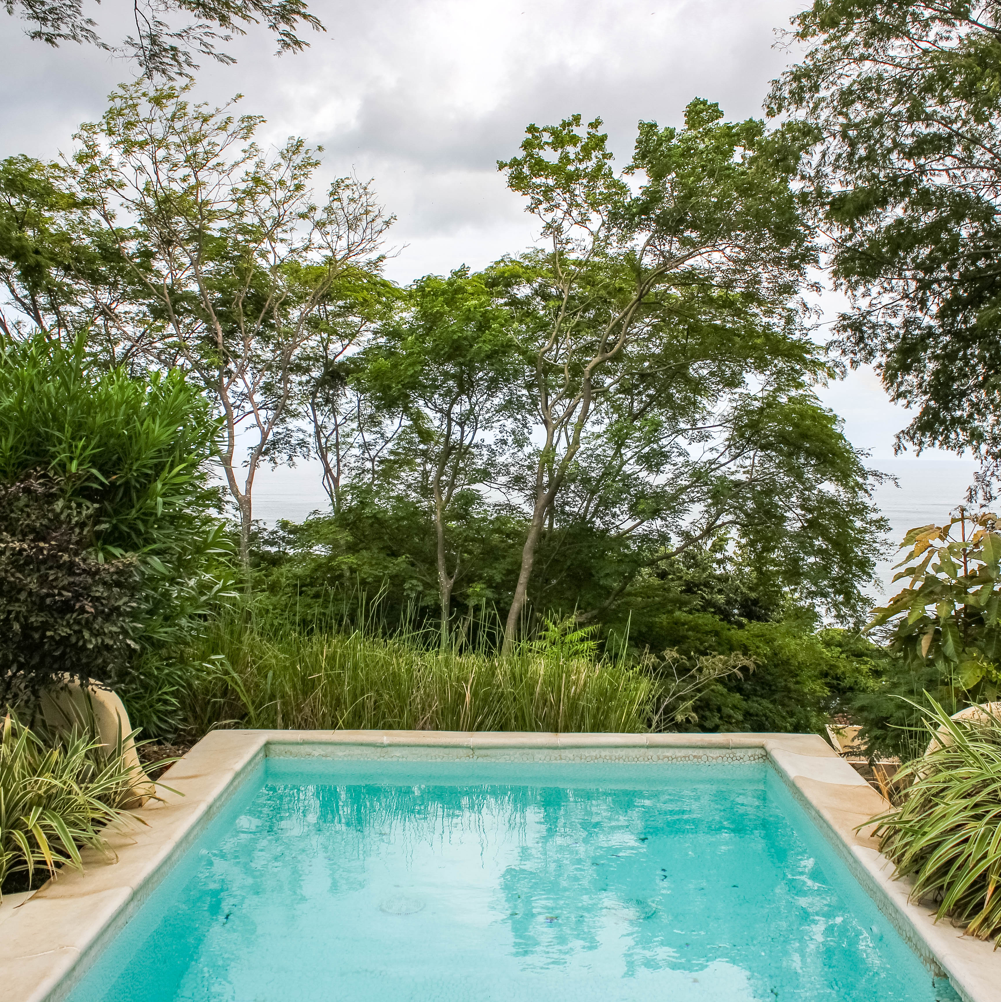 Best-Spas-In-The-World-Compass and Twine