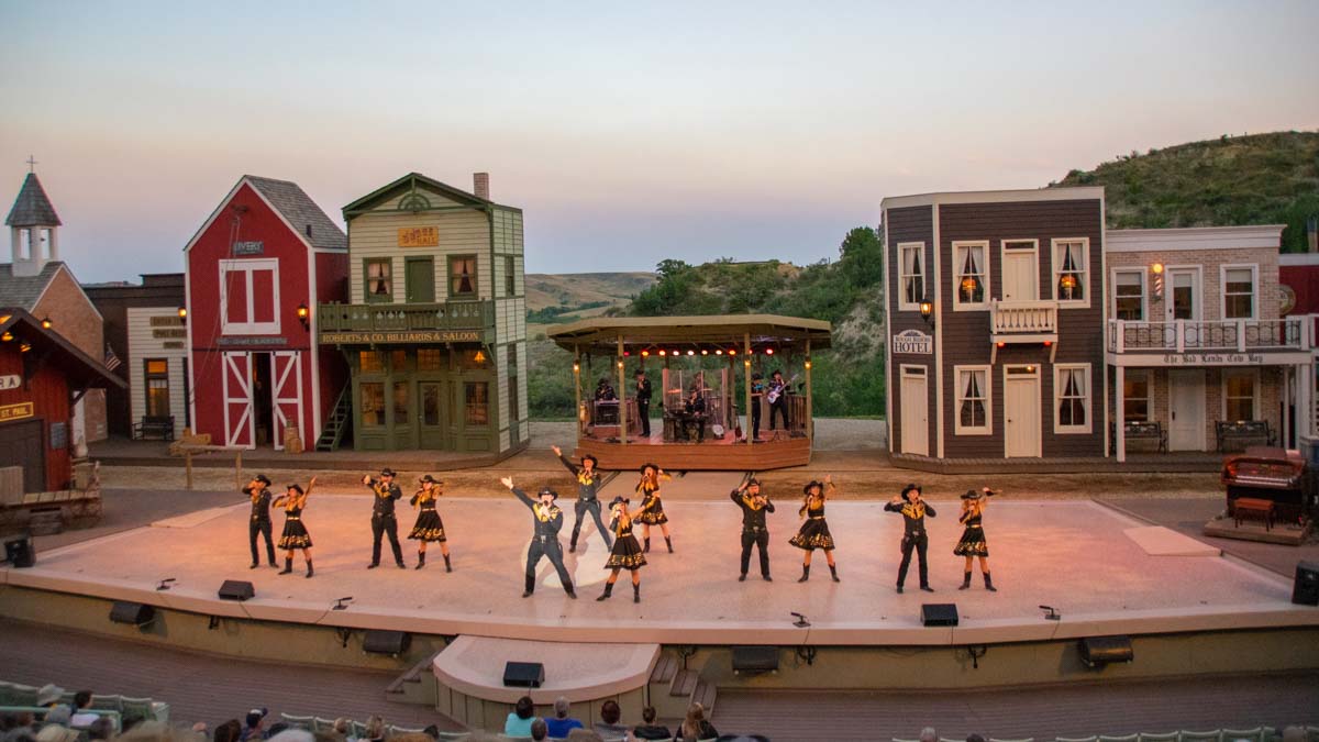 Midwest-Summer-getways-Medora-nd-GettingStamped