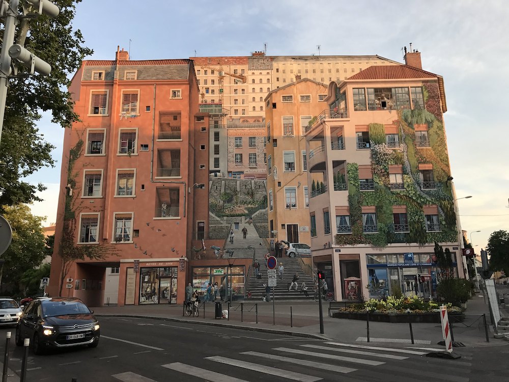 Le-Mur-des-Canuts-Lyon-France